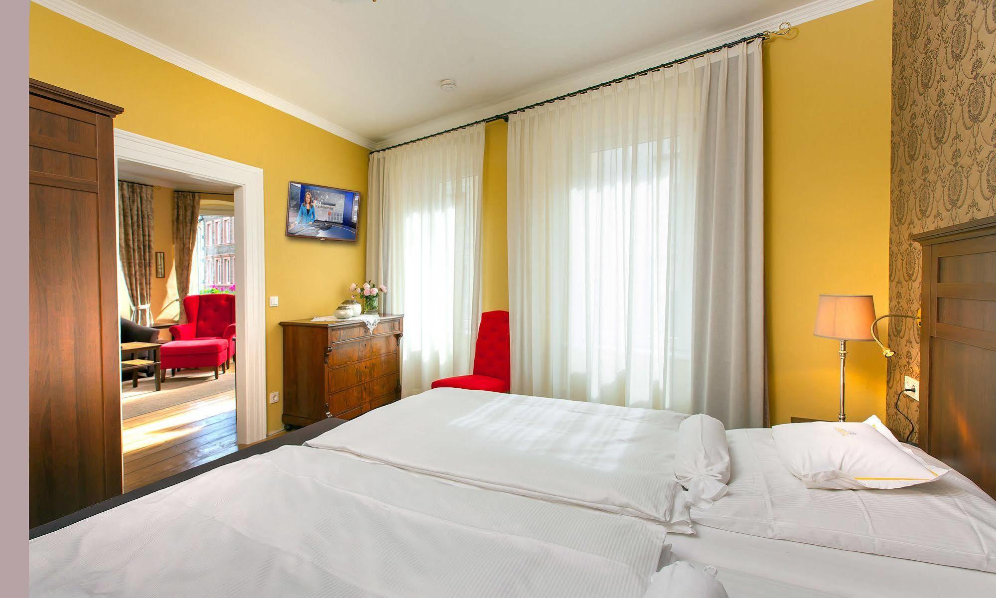 Boutique-Hotel Moseltor Traben-Trarbach Bagian luar foto
